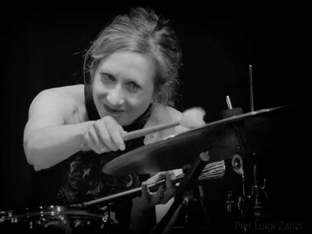 cecilia sanchietti on cymbals, photo by pier luigi zanzi